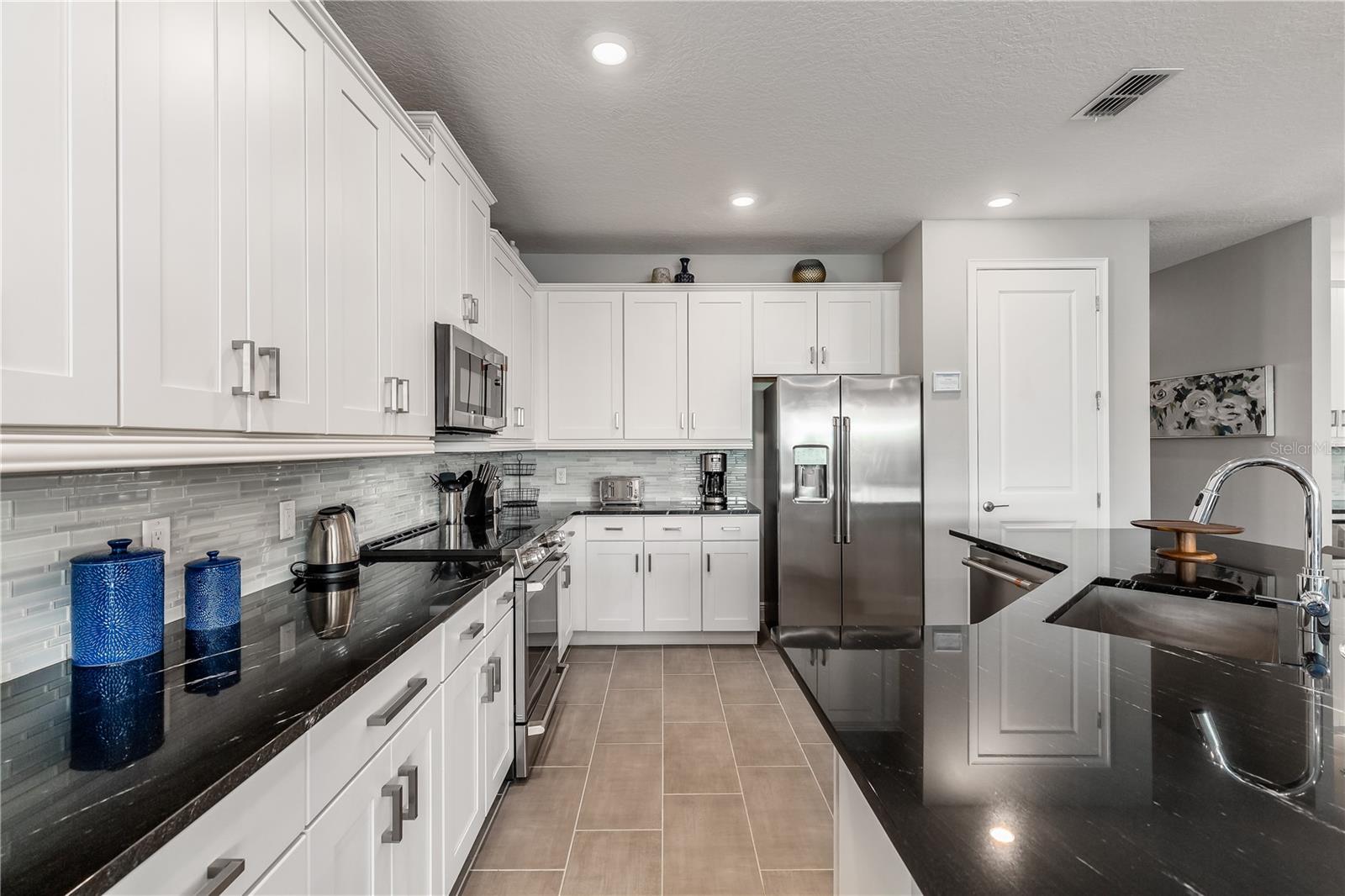 Image 18 of 47 For 884 Golden Bear Drive