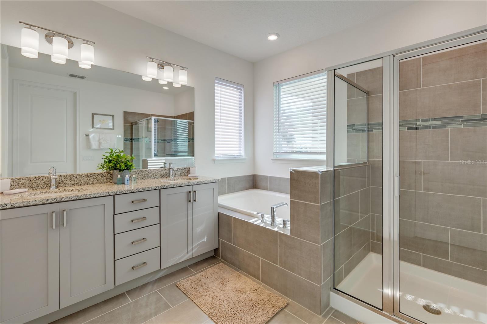 Image 25 of 47 For 884 Golden Bear Drive