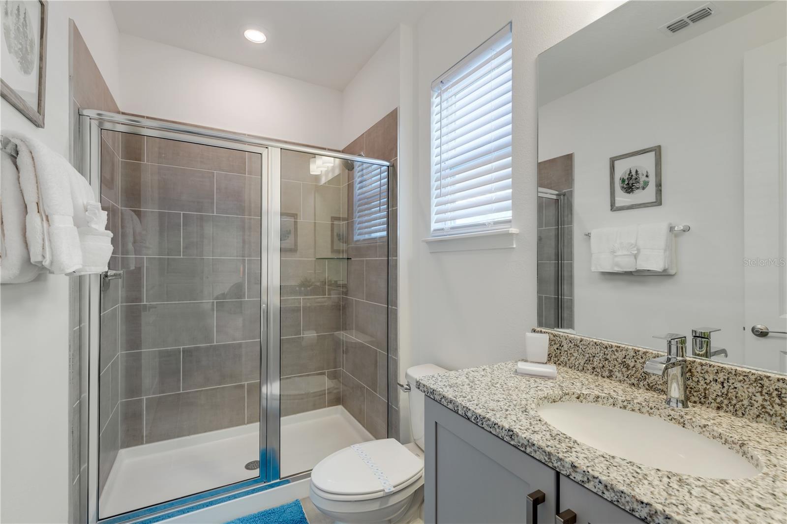 Image 36 of 47 For 884 Golden Bear Drive