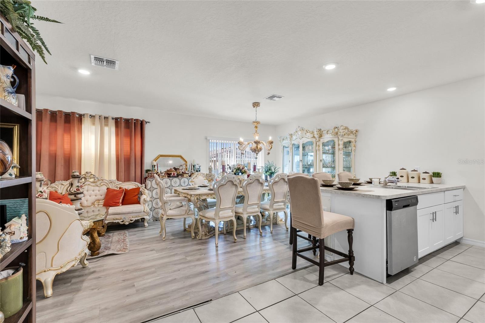 Image 12 of 29 For 355 Gardenia Court
