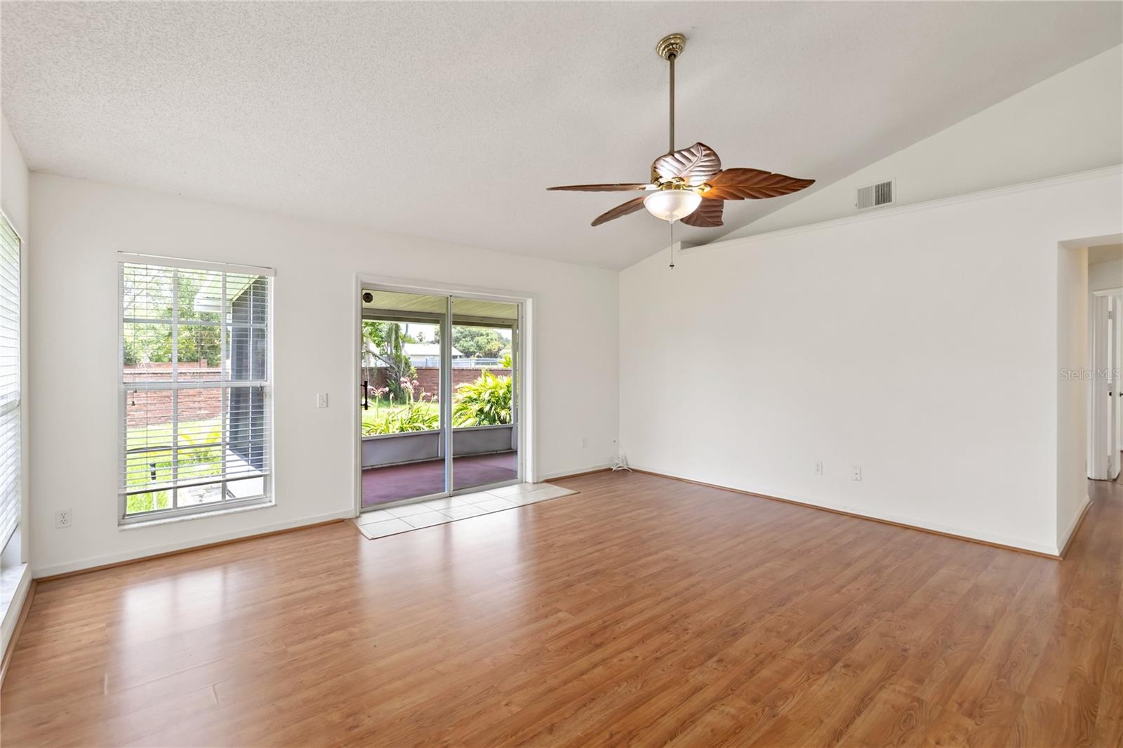 Image 16 of 36 For 10828 Cherry Oak Circle