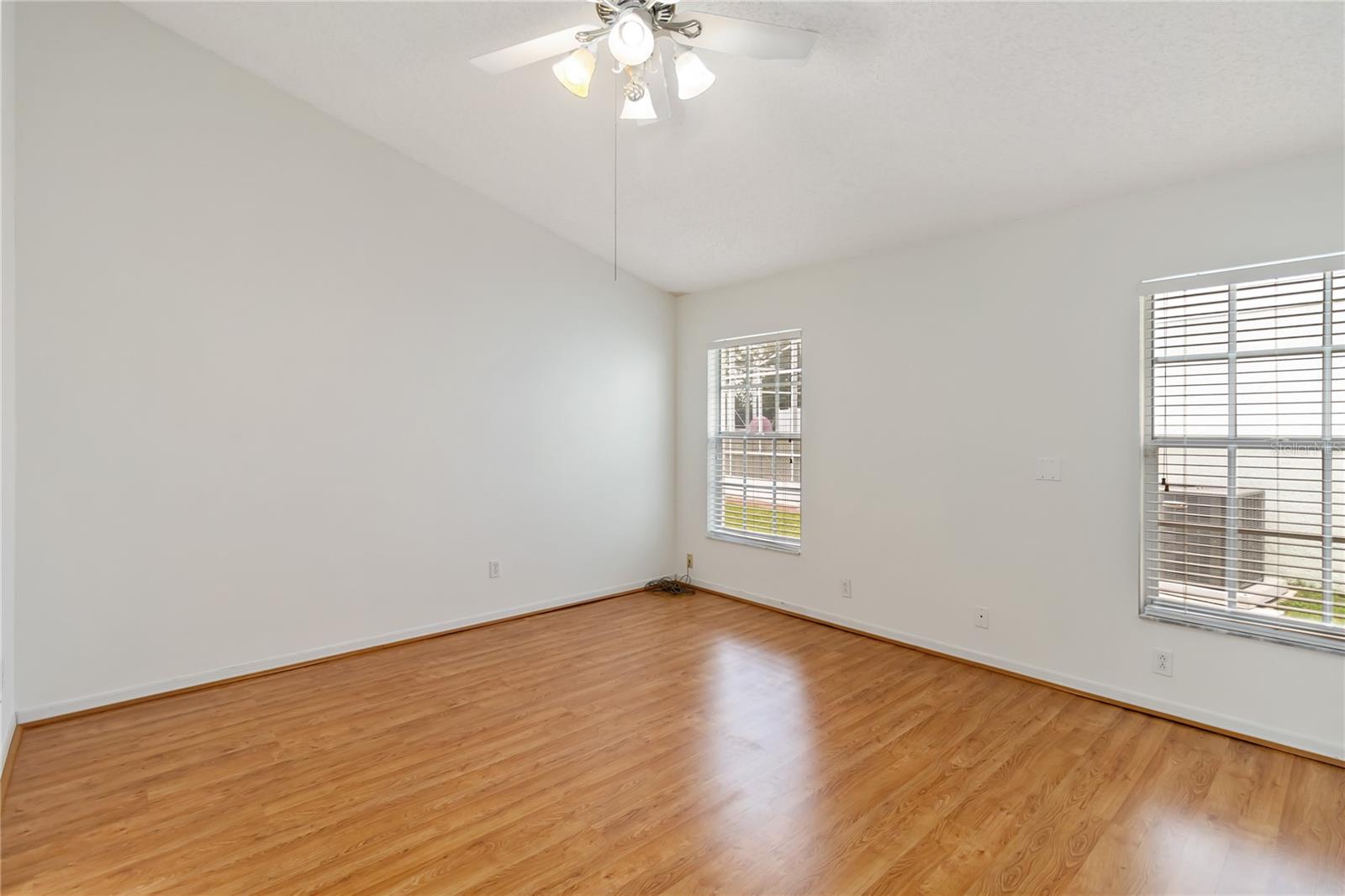 Image 18 of 36 For 10828 Cherry Oak Circle