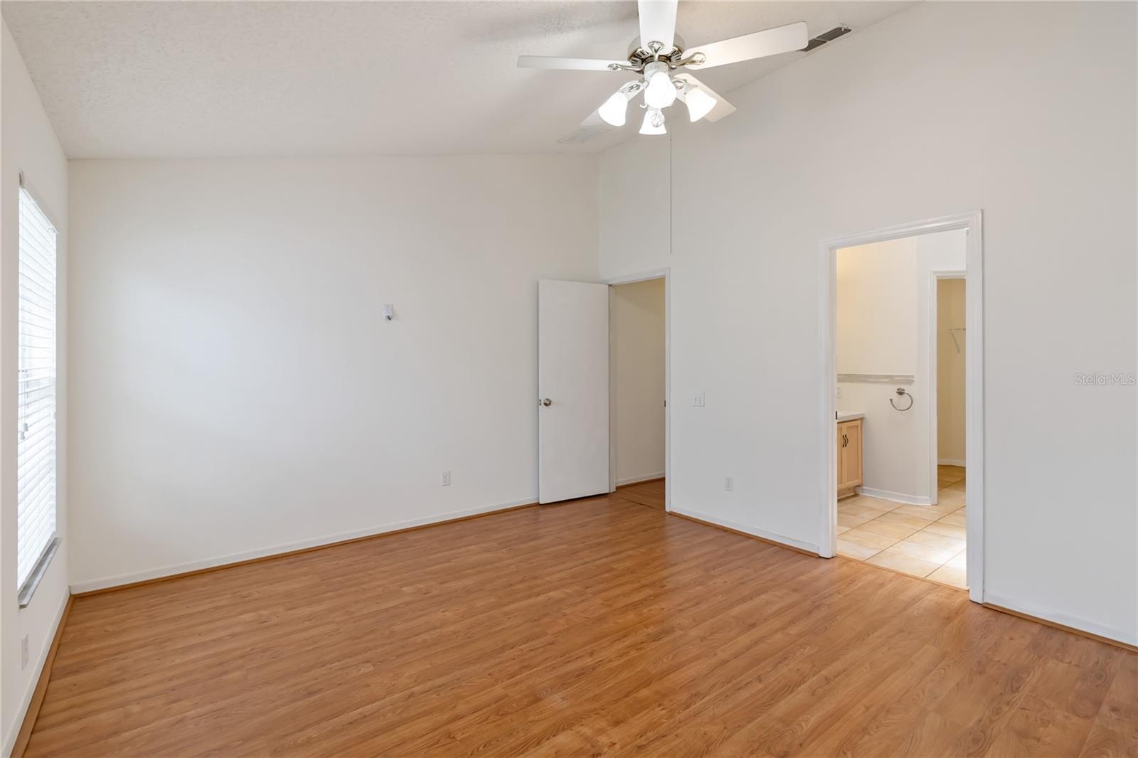 Image 19 of 36 For 10828 Cherry Oak Circle