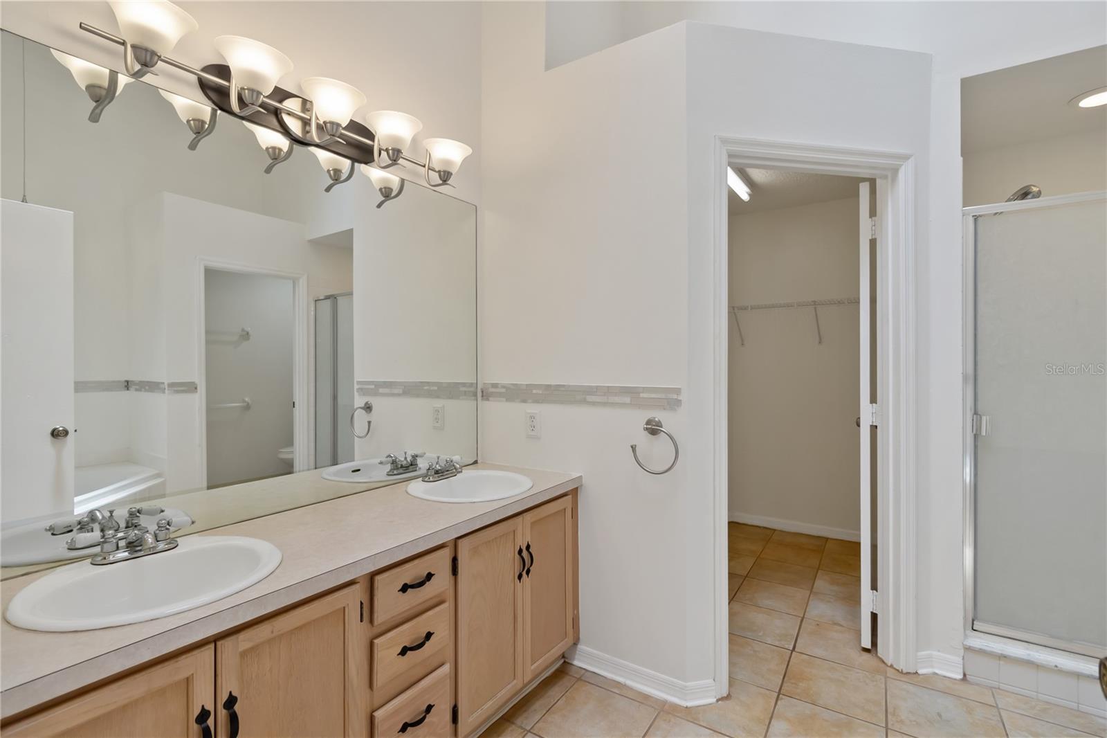 Image 20 of 36 For 10828 Cherry Oak Circle