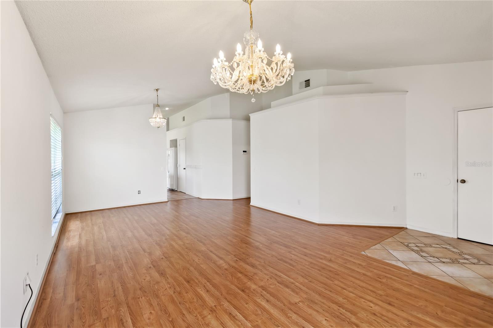 Image 4 of 36 For 10828 Cherry Oak Circle