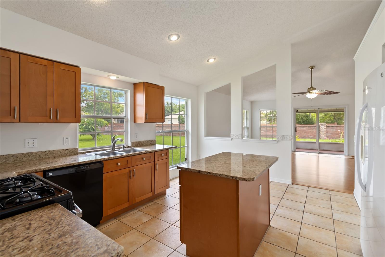 Image 8 of 36 For 10828 Cherry Oak Circle