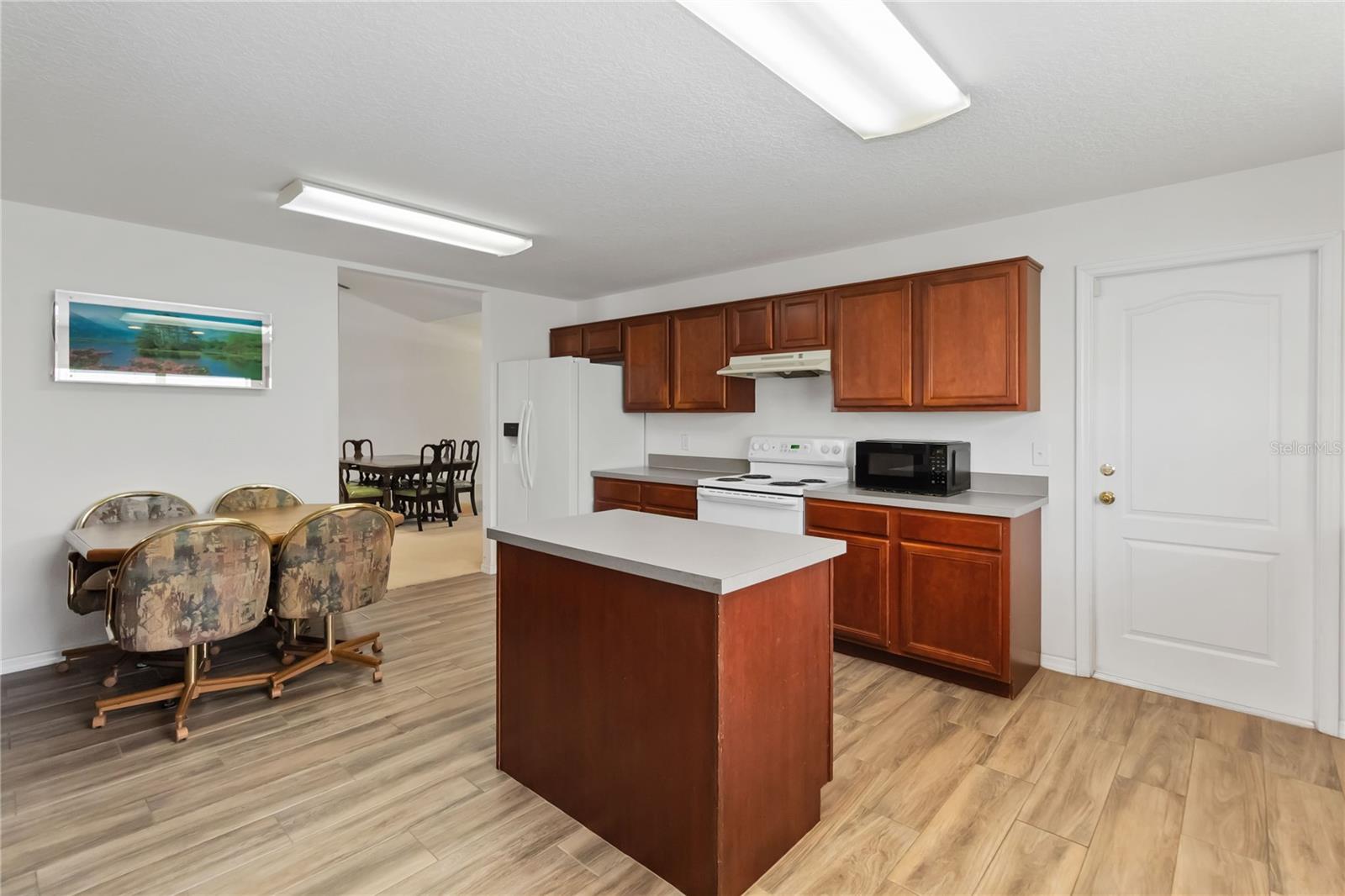 Image 19 of 54 For 6005 Coal Court