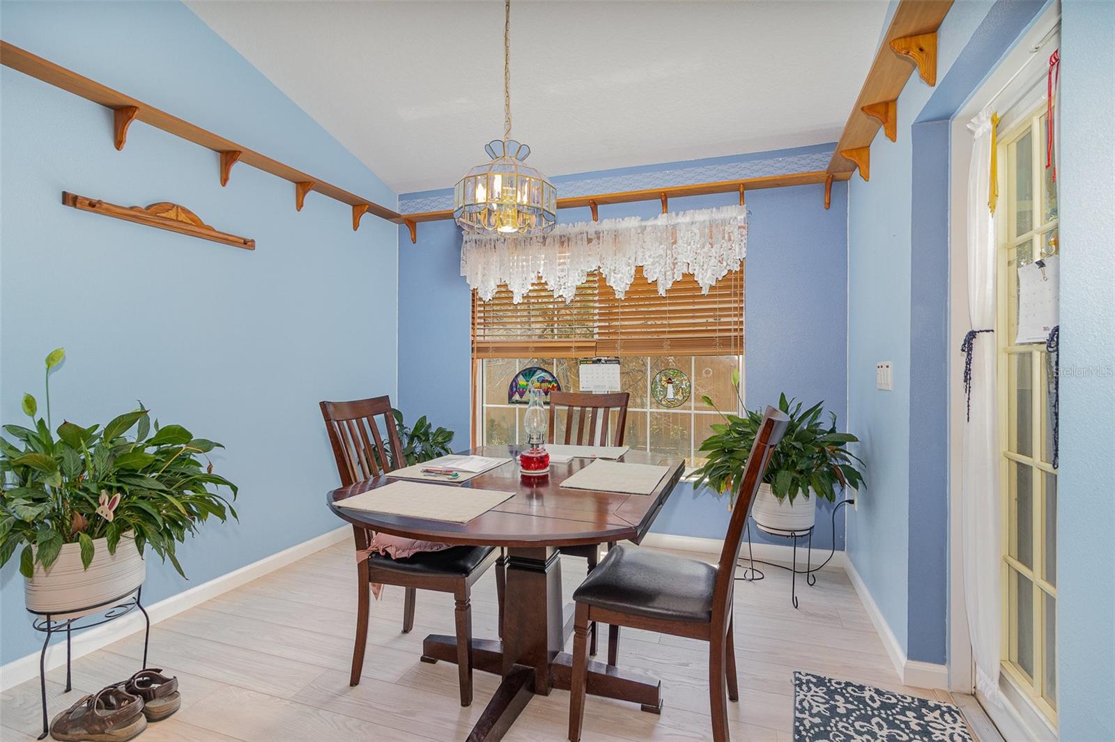 Image 10 of 29 For 2283 Knollwood Drive