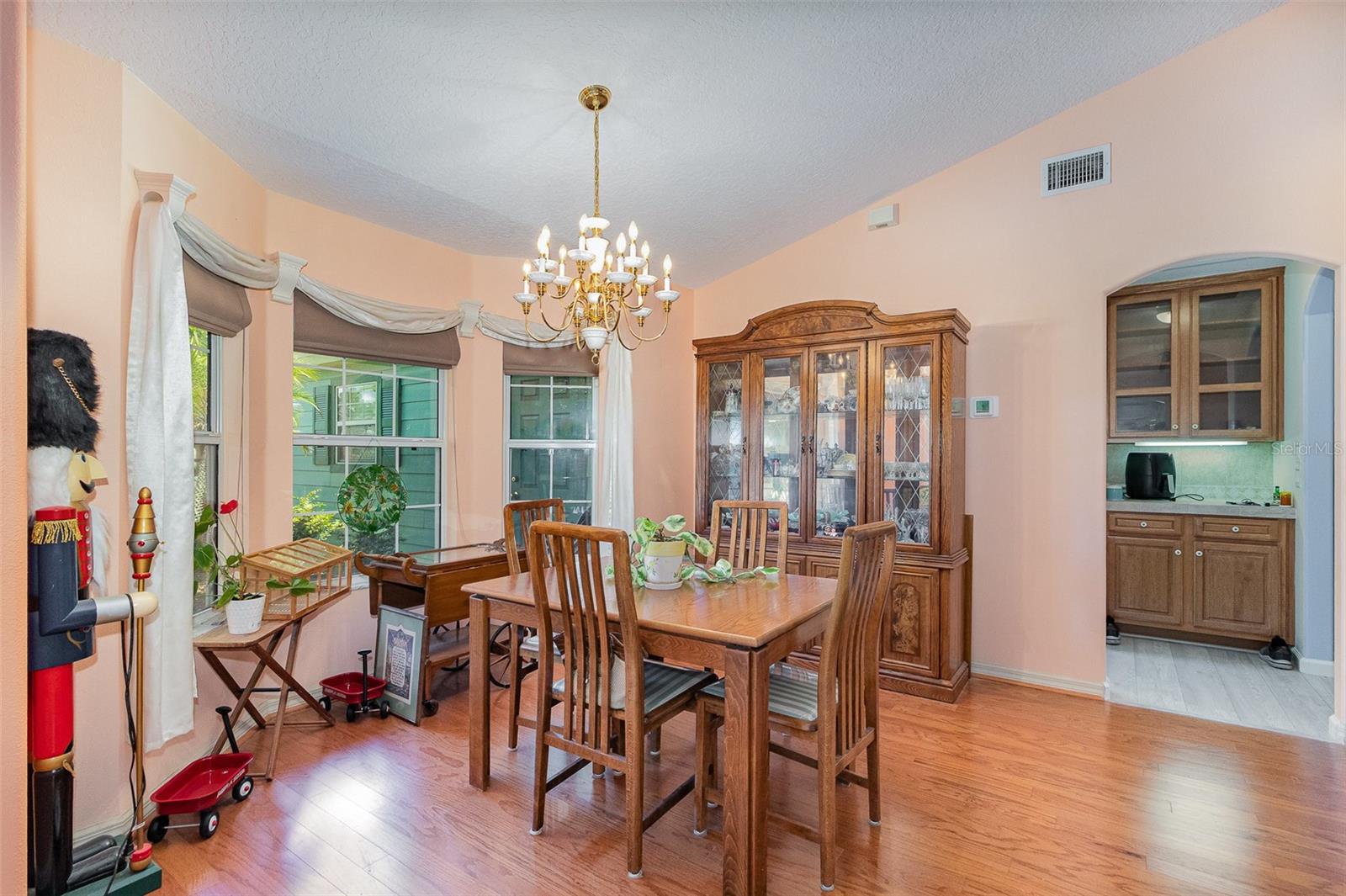 Image 11 of 29 For 2283 Knollwood Drive