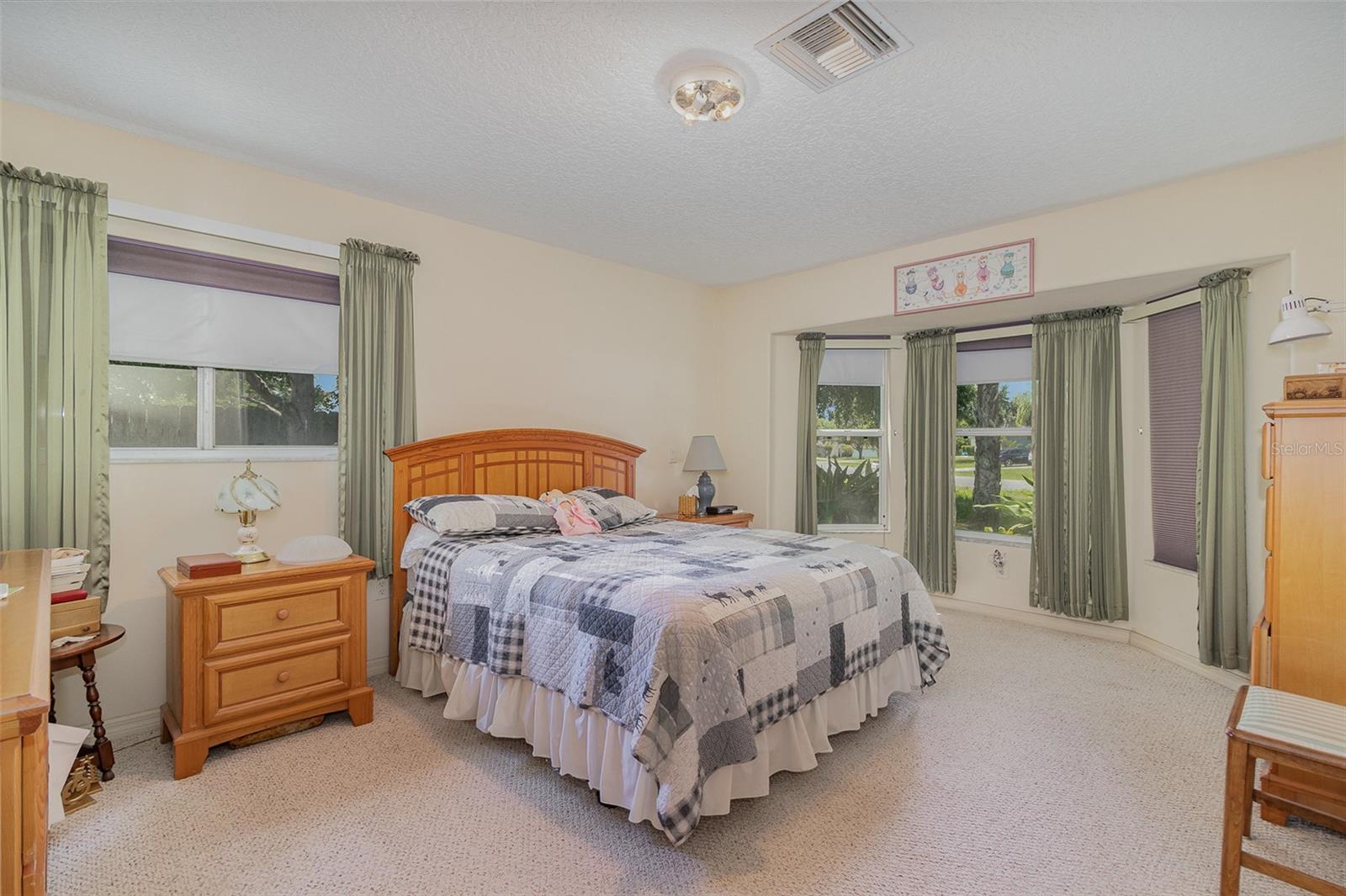 Image 17 of 29 For 2283 Knollwood Drive