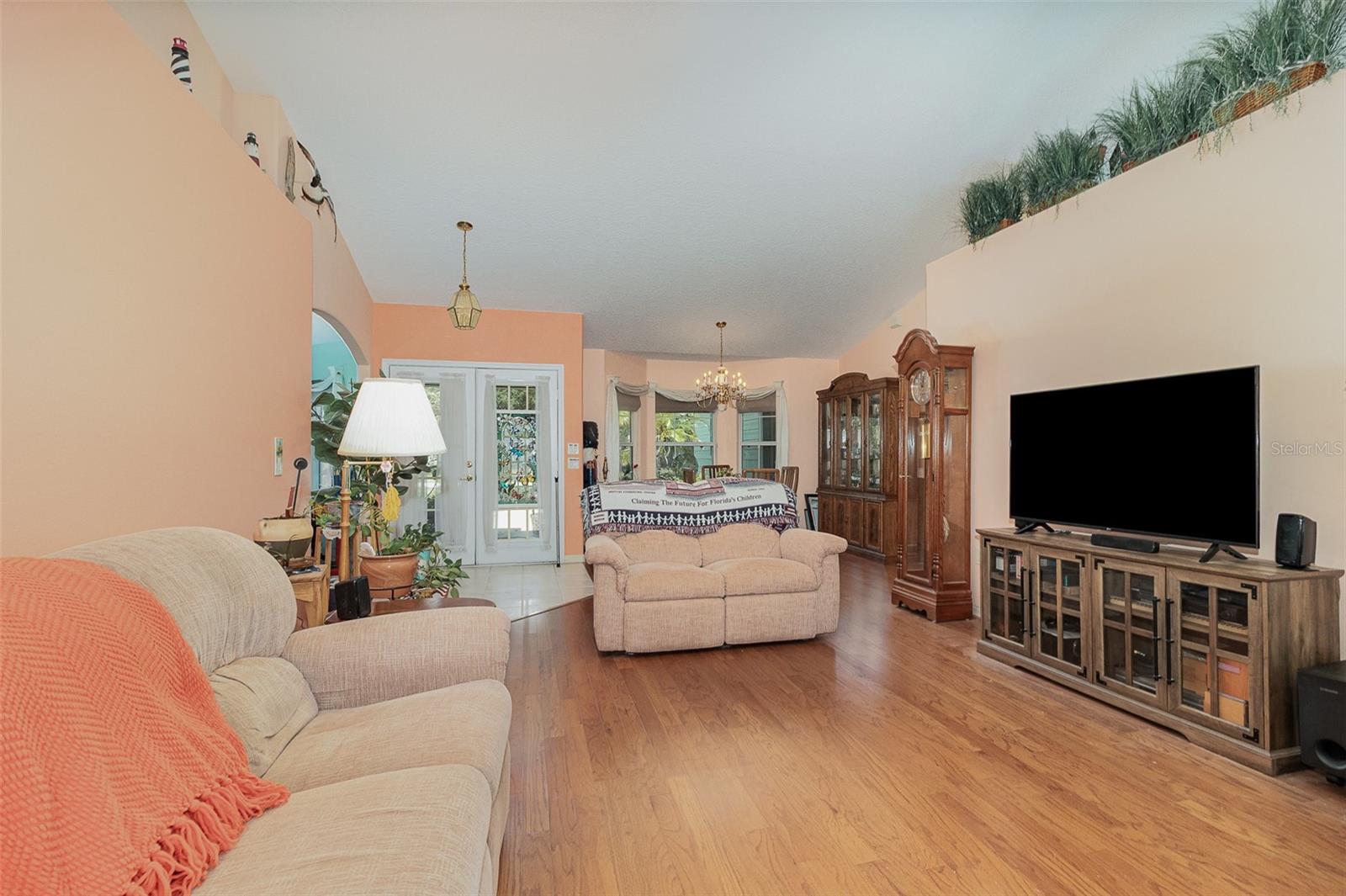 Image 4 of 29 For 2283 Knollwood Drive