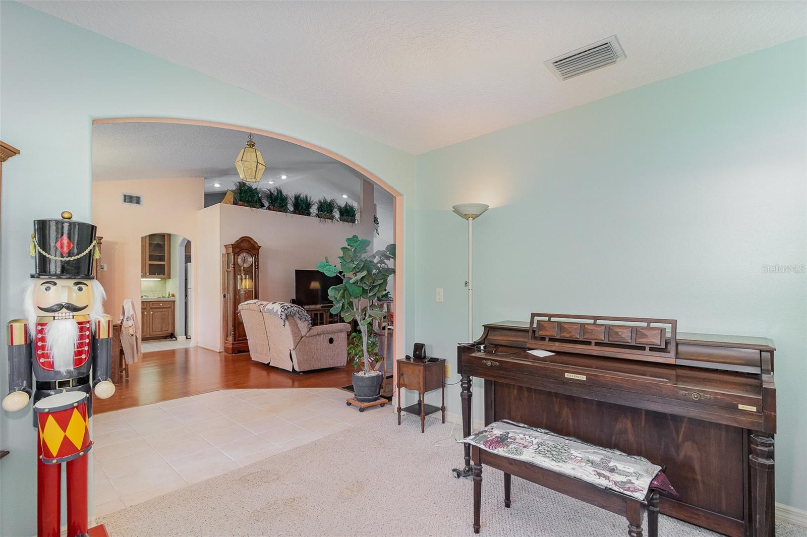 Image 8 of 29 For 2283 Knollwood Drive