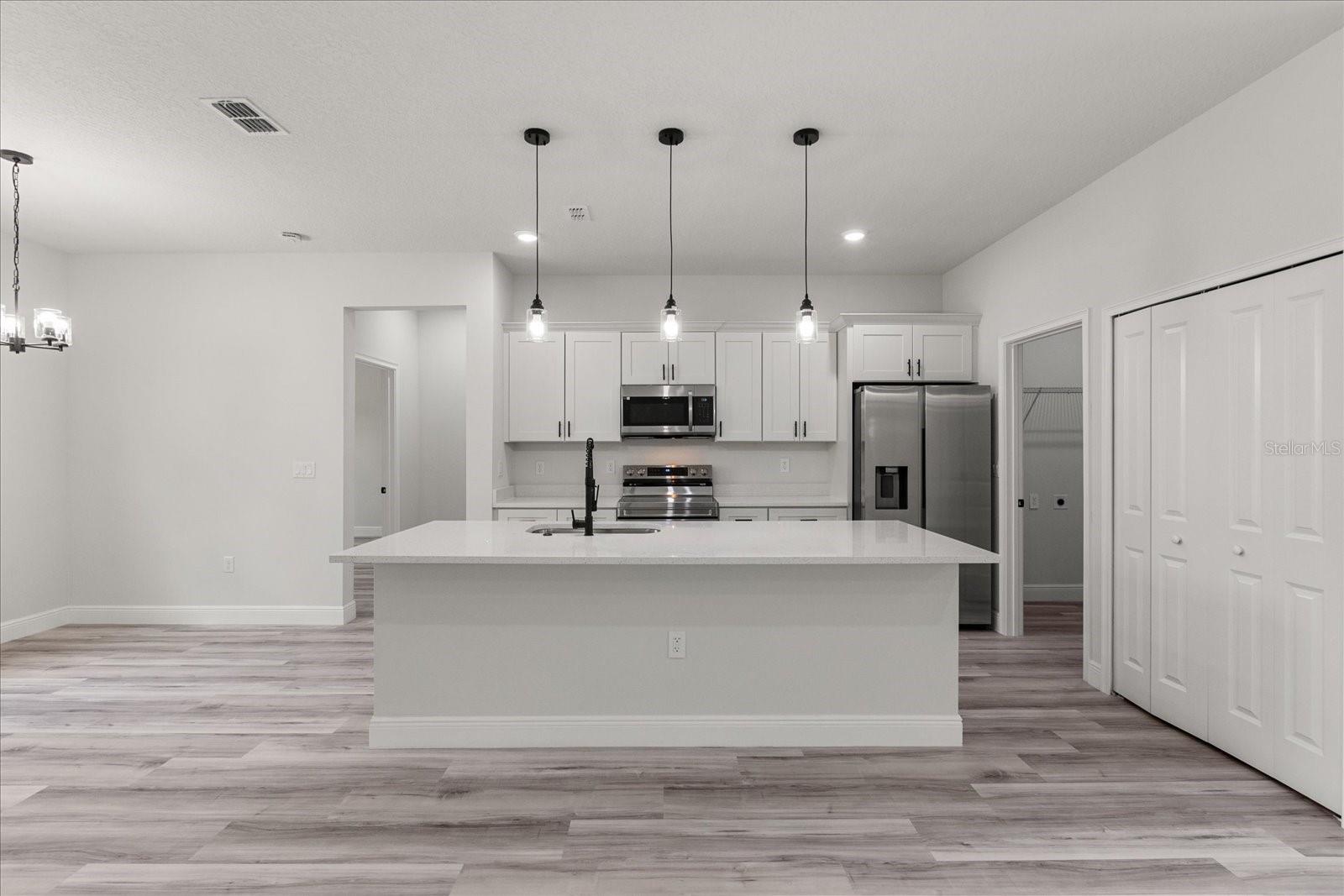 Image 12 of 38 For 17477 Sw 41st Cir