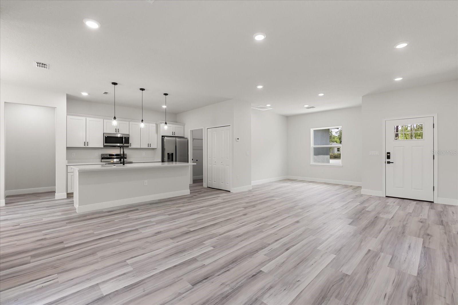 Image 13 of 38 For 17477 Sw 41st Cir