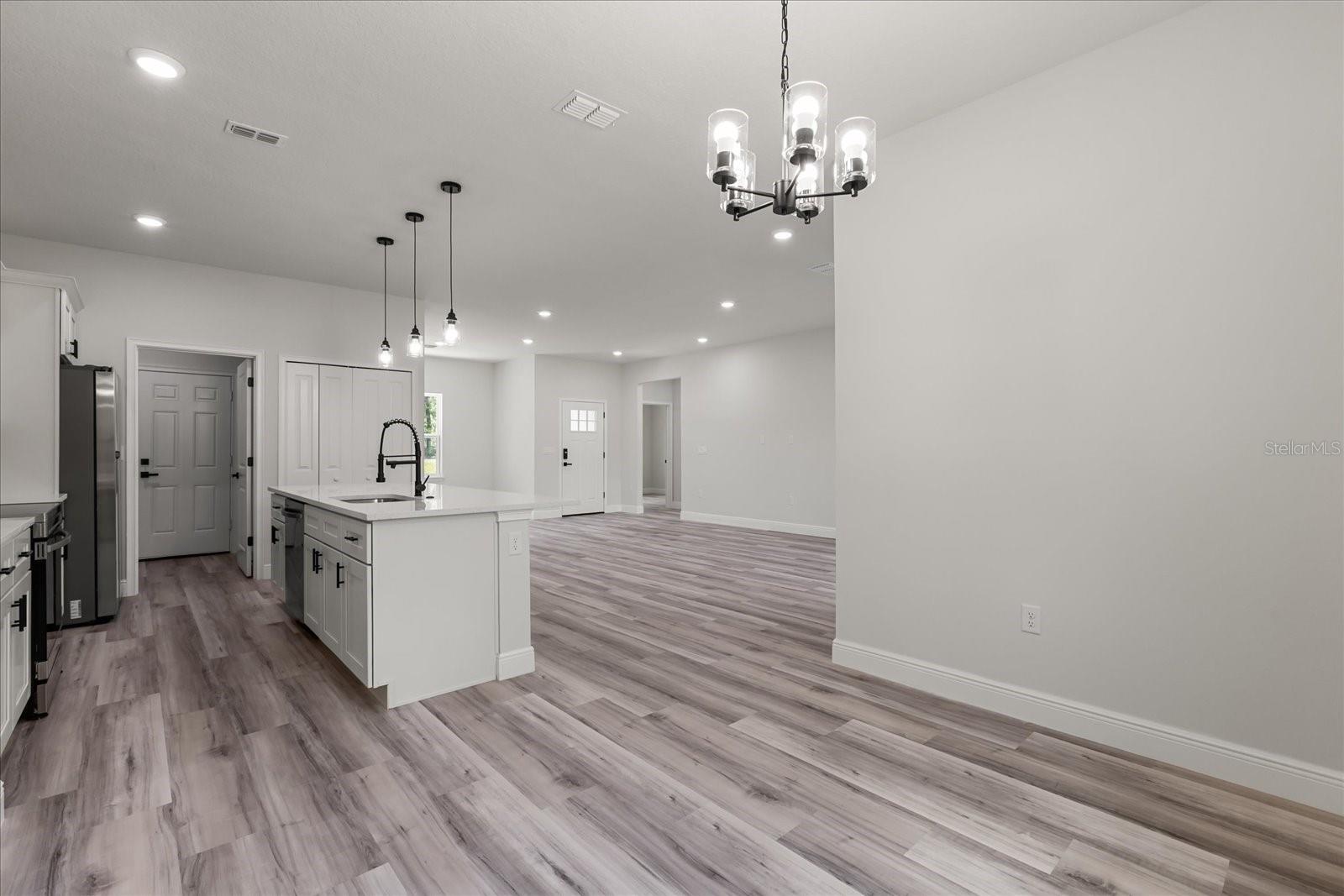 Image 14 of 38 For 17477 Sw 41st Cir