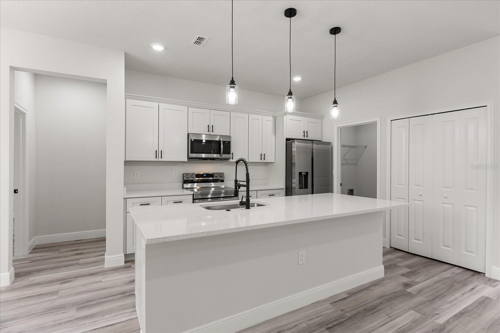 Image 15 of 38 For 17477 Sw 41st Cir