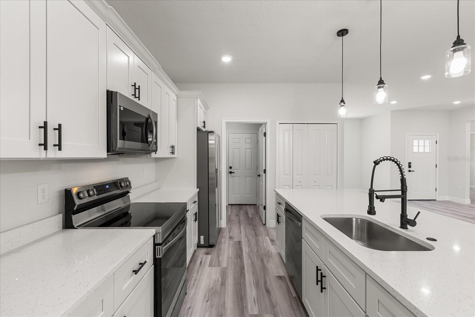 Image 17 of 38 For 17477 Sw 41st Cir