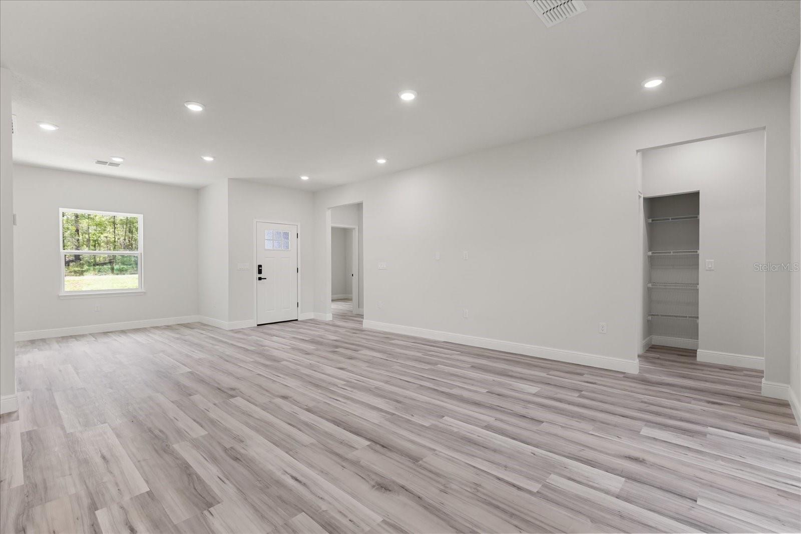 Image 19 of 38 For 17477 Sw 41st Cir