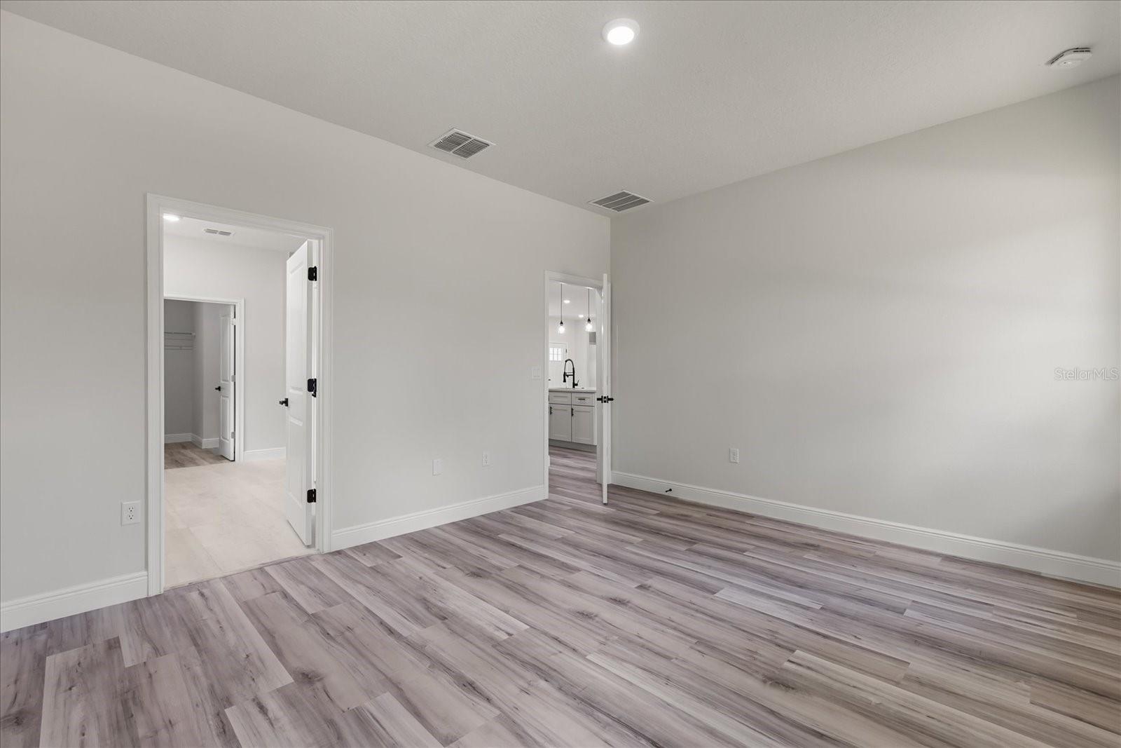 Image 33 of 38 For 17477 Sw 41st Cir