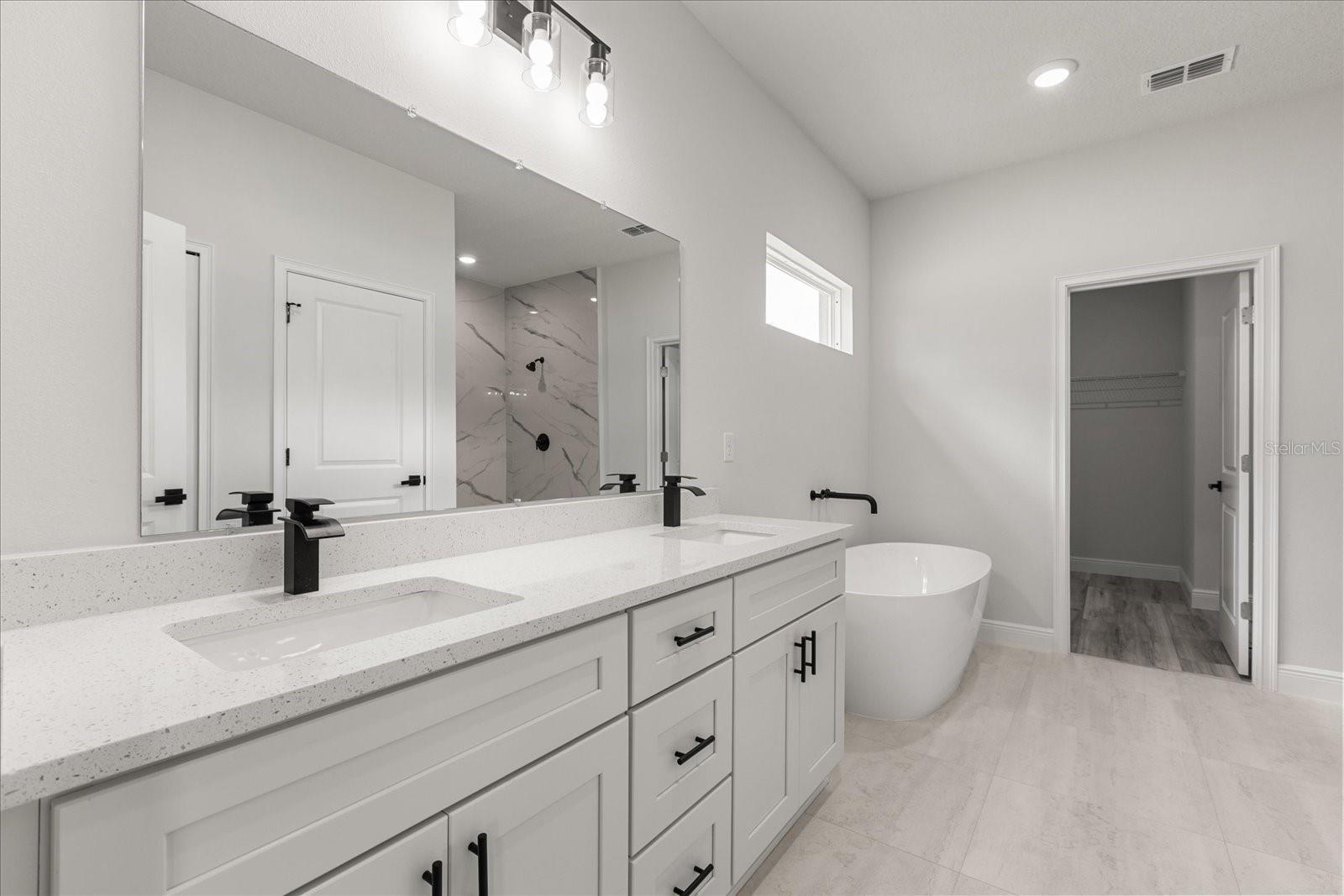 Image 34 of 38 For 17477 Sw 41st Cir
