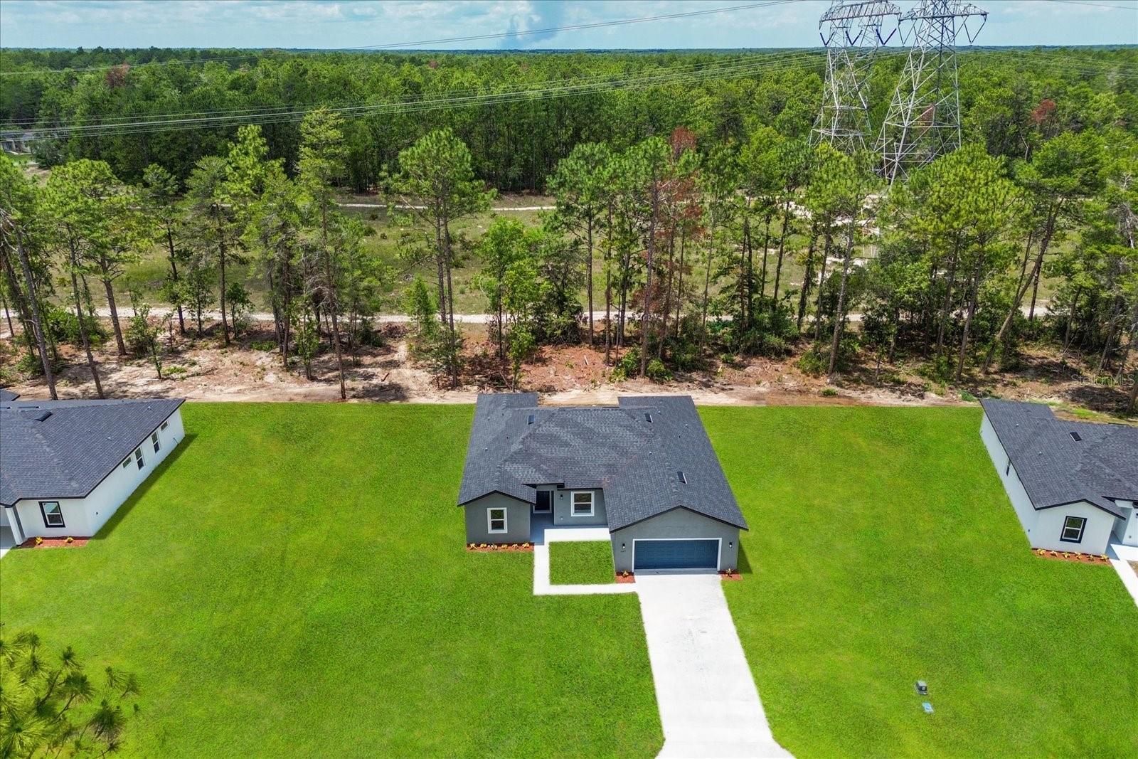 Image 9 of 38 For 17477 Sw 41st Cir