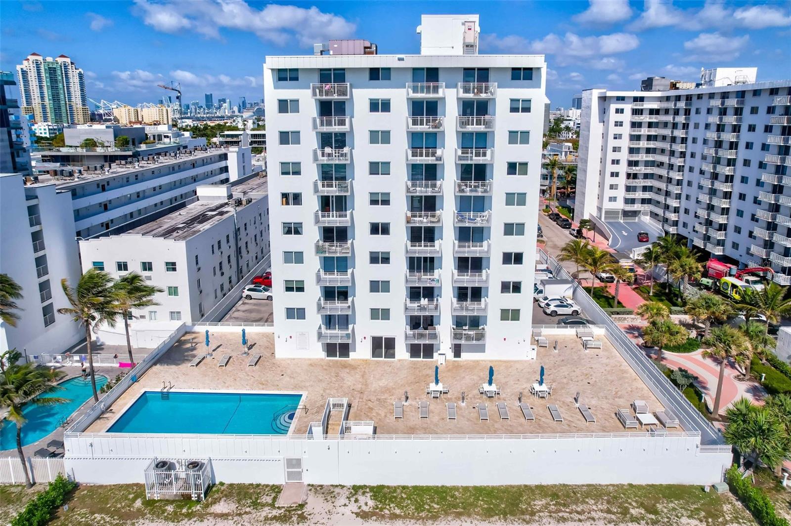 Image 23 of 28 For 345 Ocean Drive 305