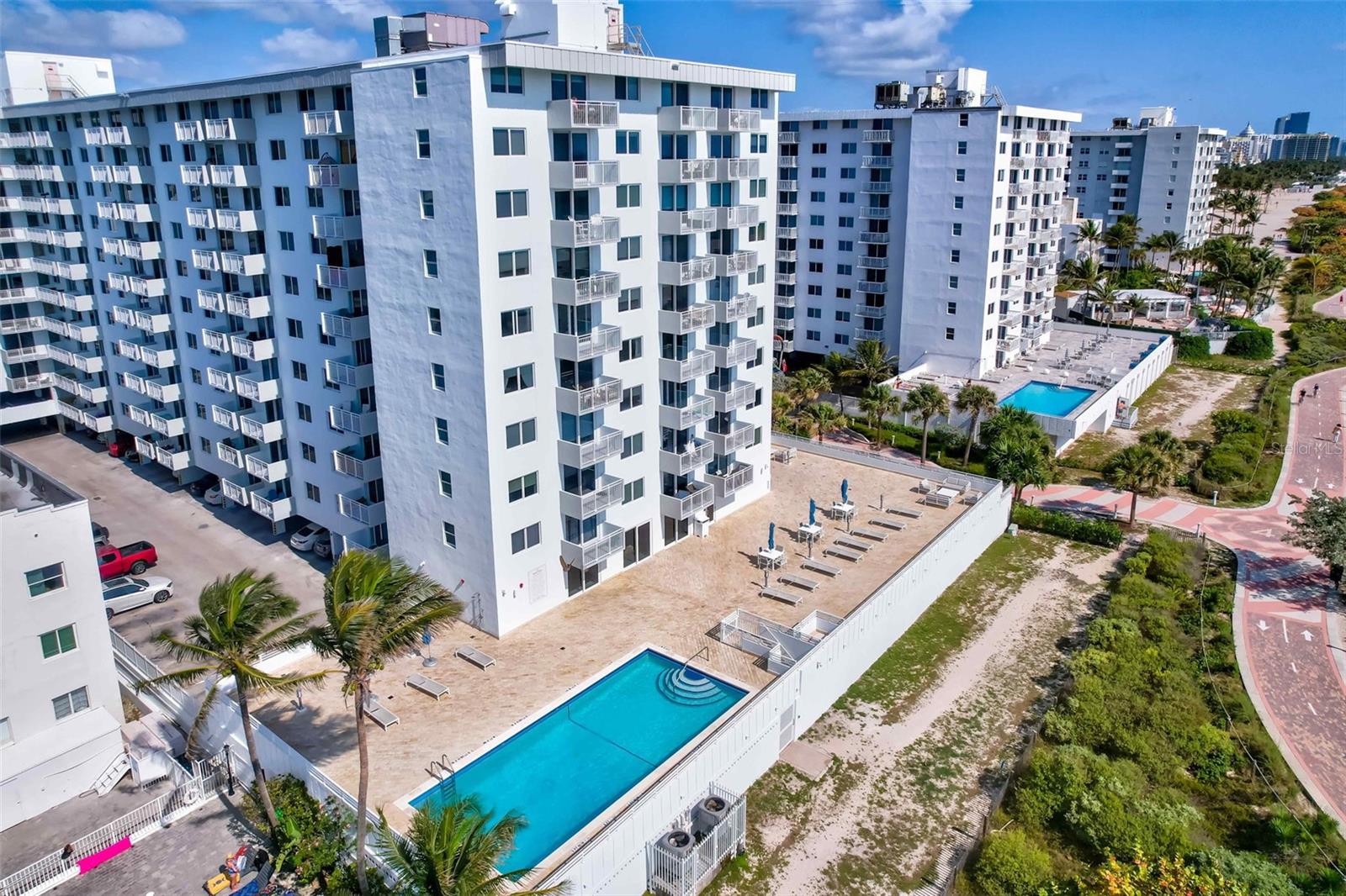 Image 24 of 28 For 345 Ocean Drive 305