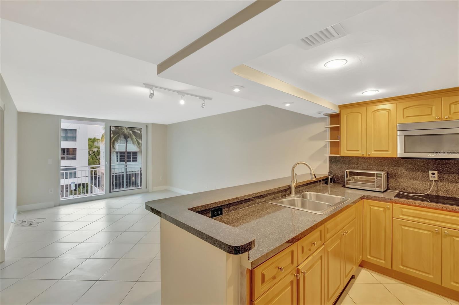 Image 6 of 28 For 345 Ocean Drive 305