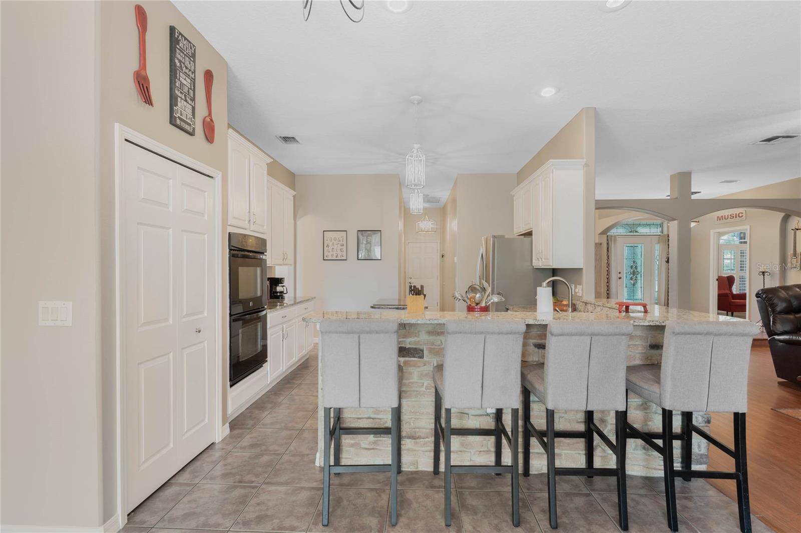 Image 10 of 56 For 1031 Kings Highway