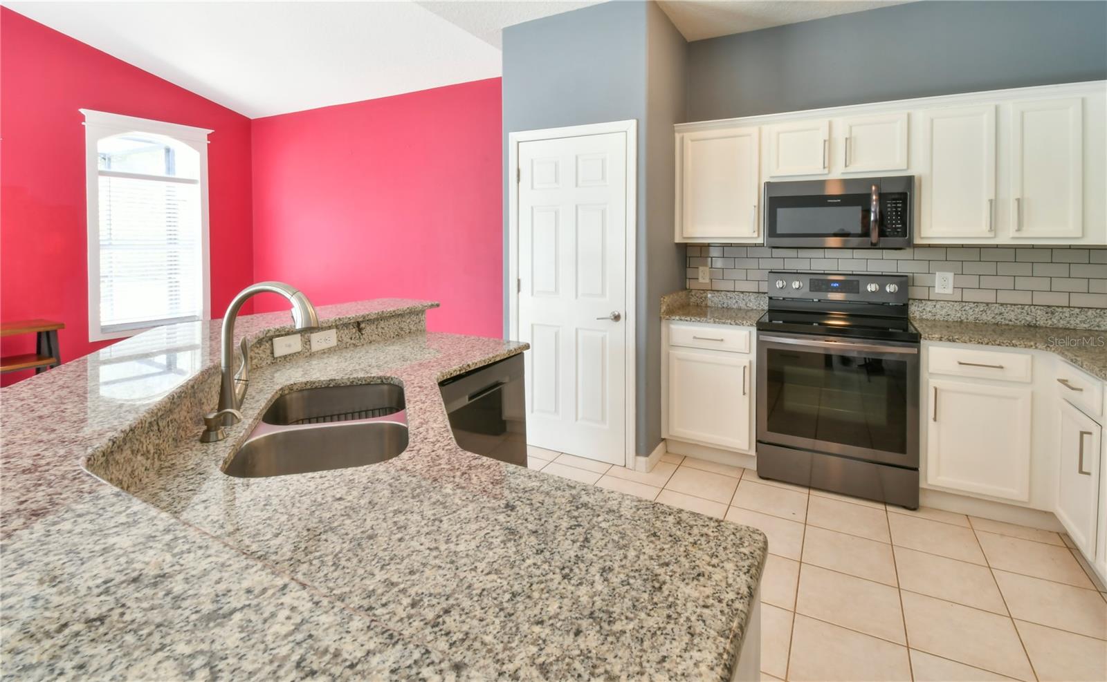 Image 17 of 64 For 831 Corvina Drive