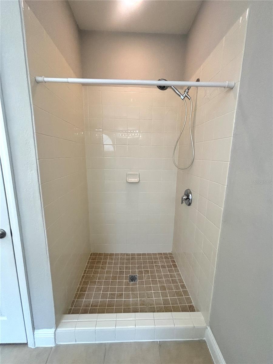 Image 11 of 22 For 13220 Fountainbleau Drive
