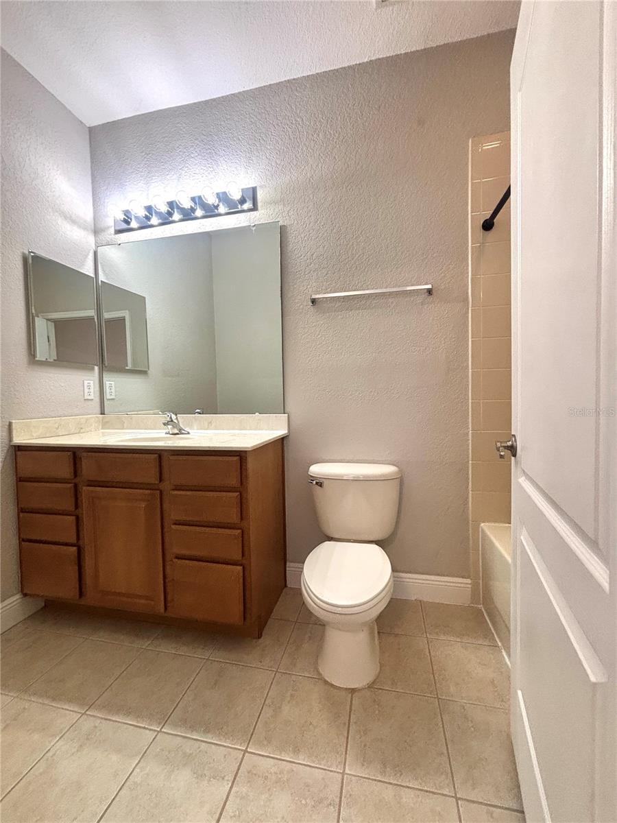 Image 16 of 22 For 13220 Fountainbleau Drive