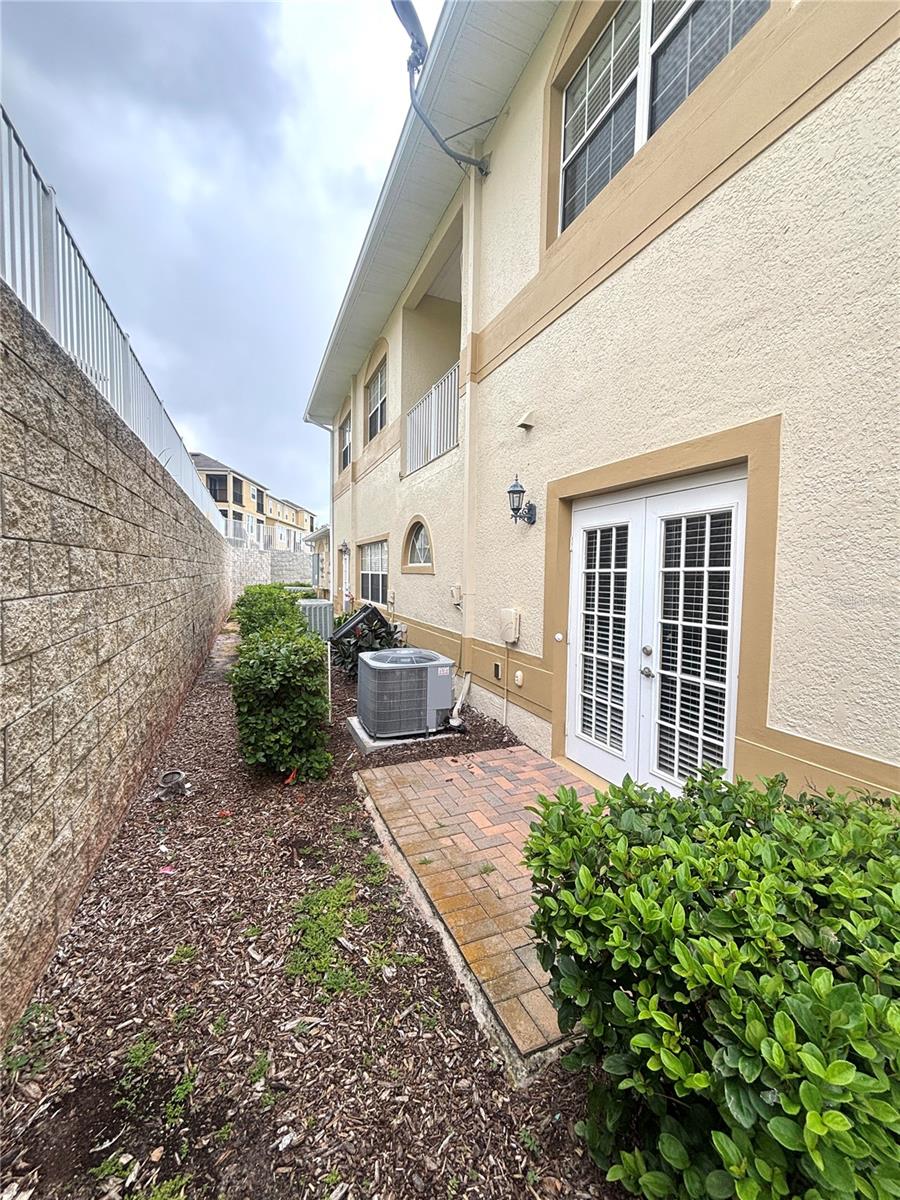 Image 22 of 22 For 13220 Fountainbleau Drive