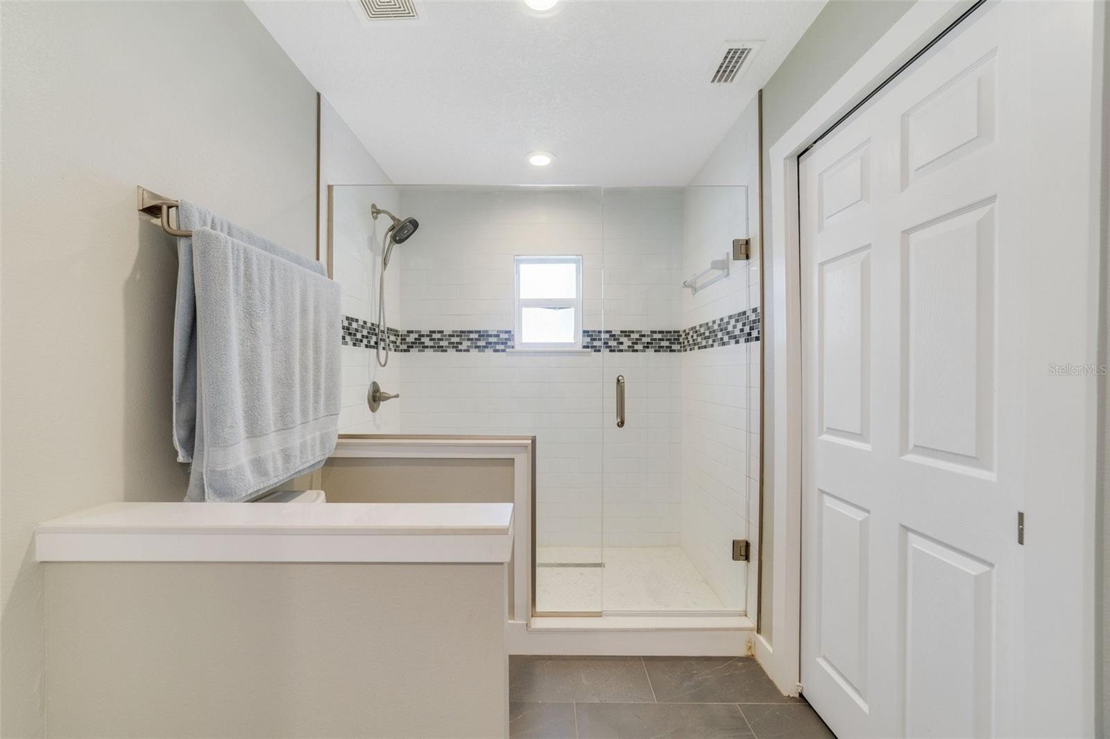 Image 14 of 25 For 5984 Ed Harris Court