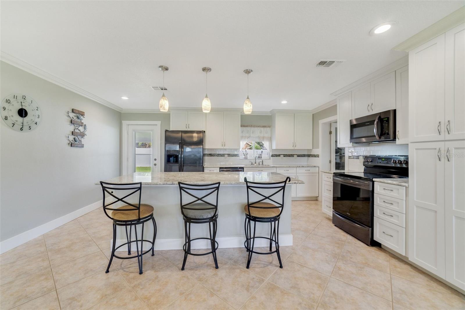 Image 5 of 25 For 5984 Ed Harris Court