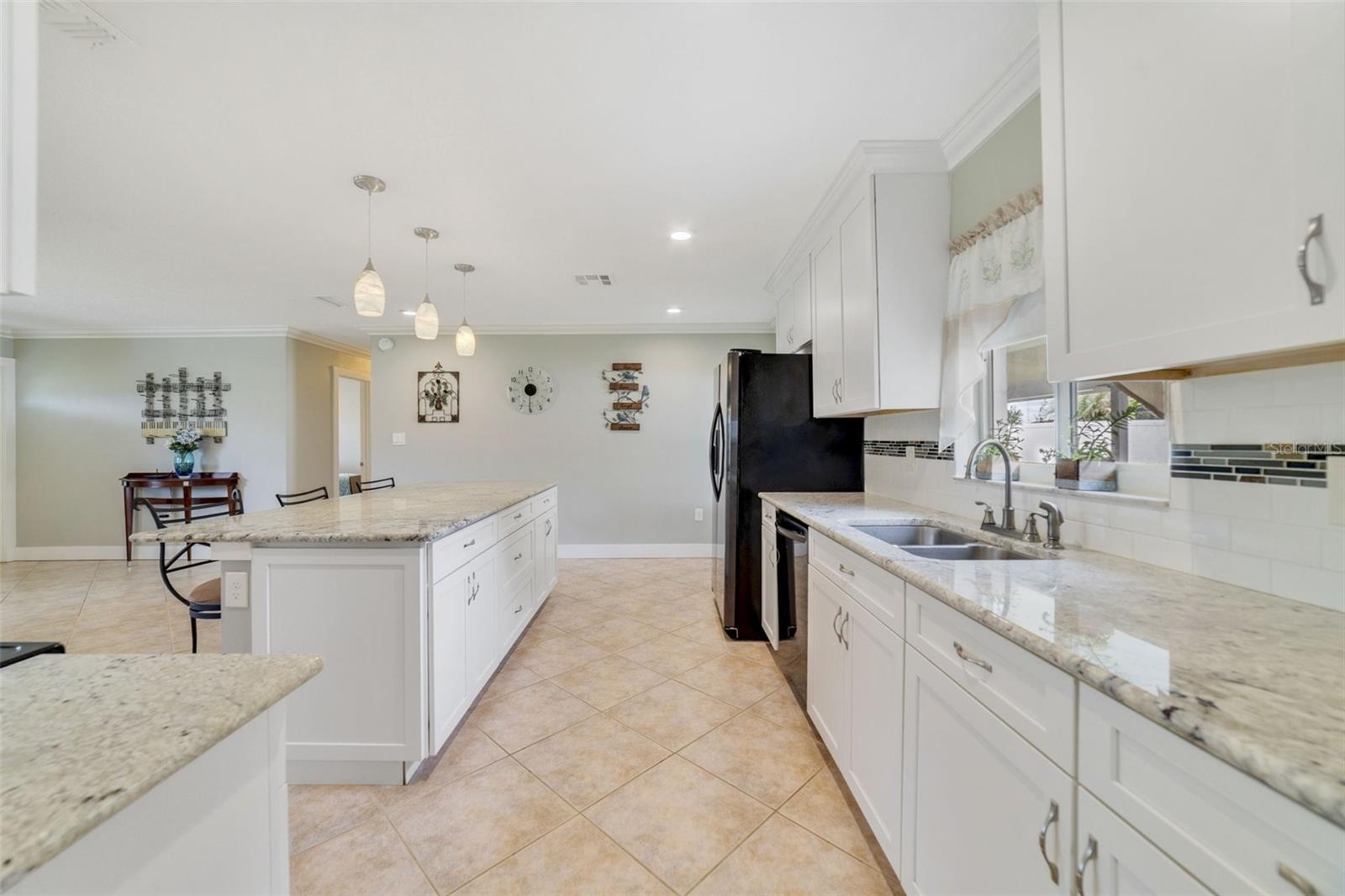 Image 6 of 25 For 5984 Ed Harris Court