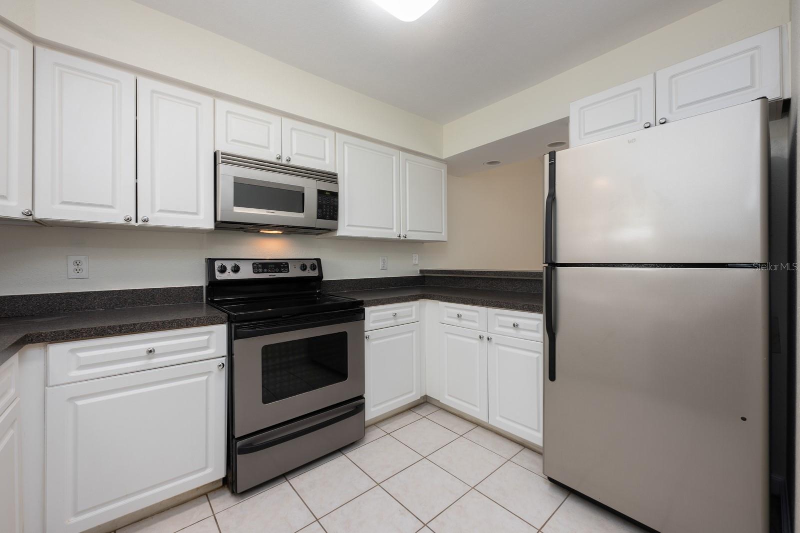 Image 5 of 26 For 940 Douglas Avenue 132