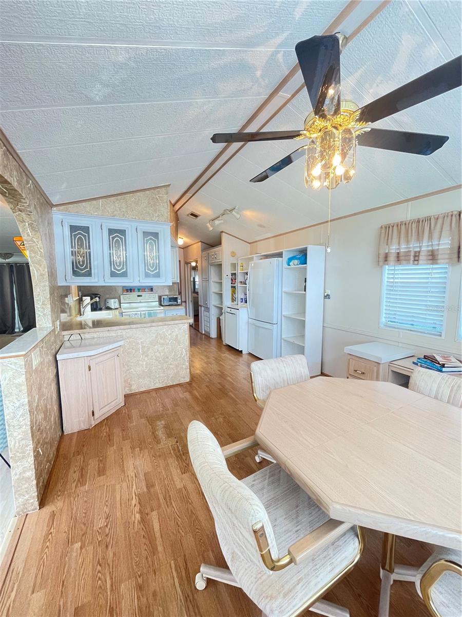 Image 10 of 16 For 107 Kove Boulevard