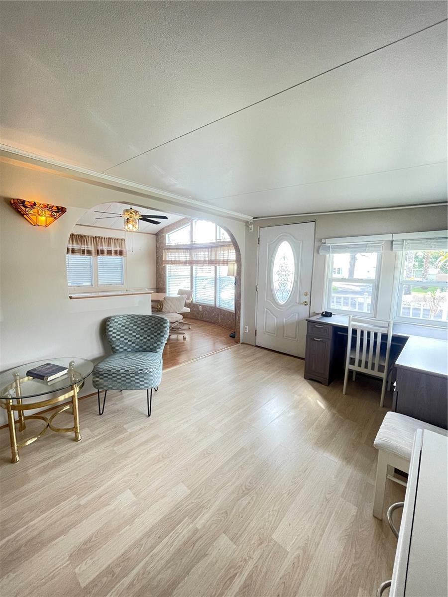 Image 11 of 16 For 107 Kove Boulevard