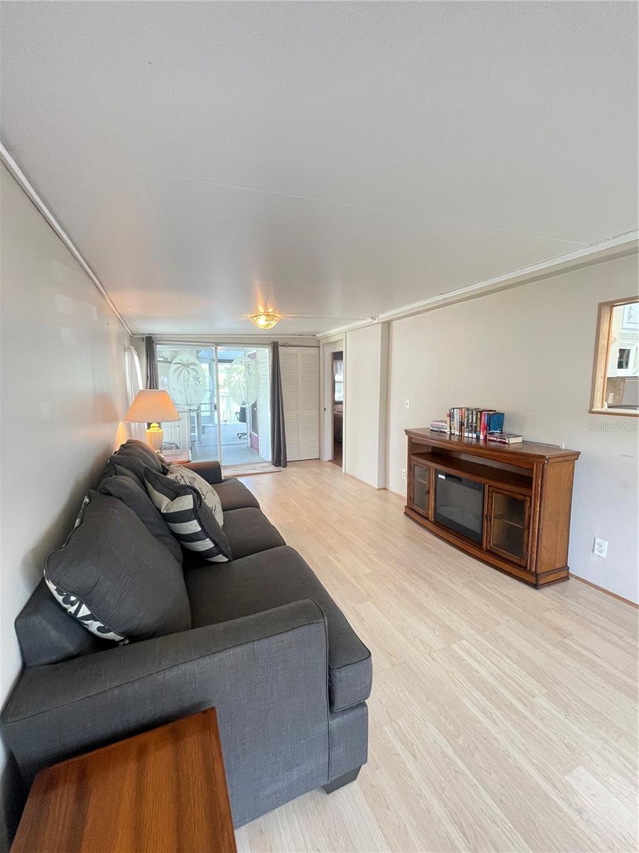 Image 4 of 16 For 107 Kove Boulevard