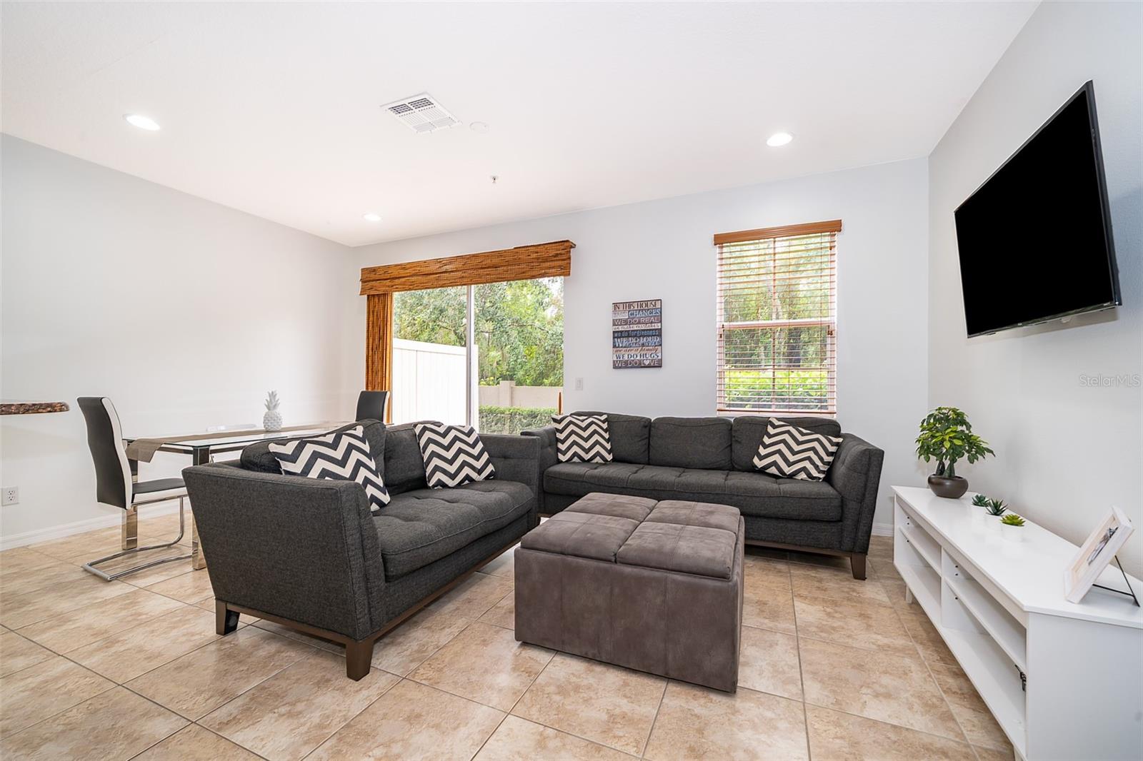 Image 11 of 25 For 156 Canterbury Bell Drive