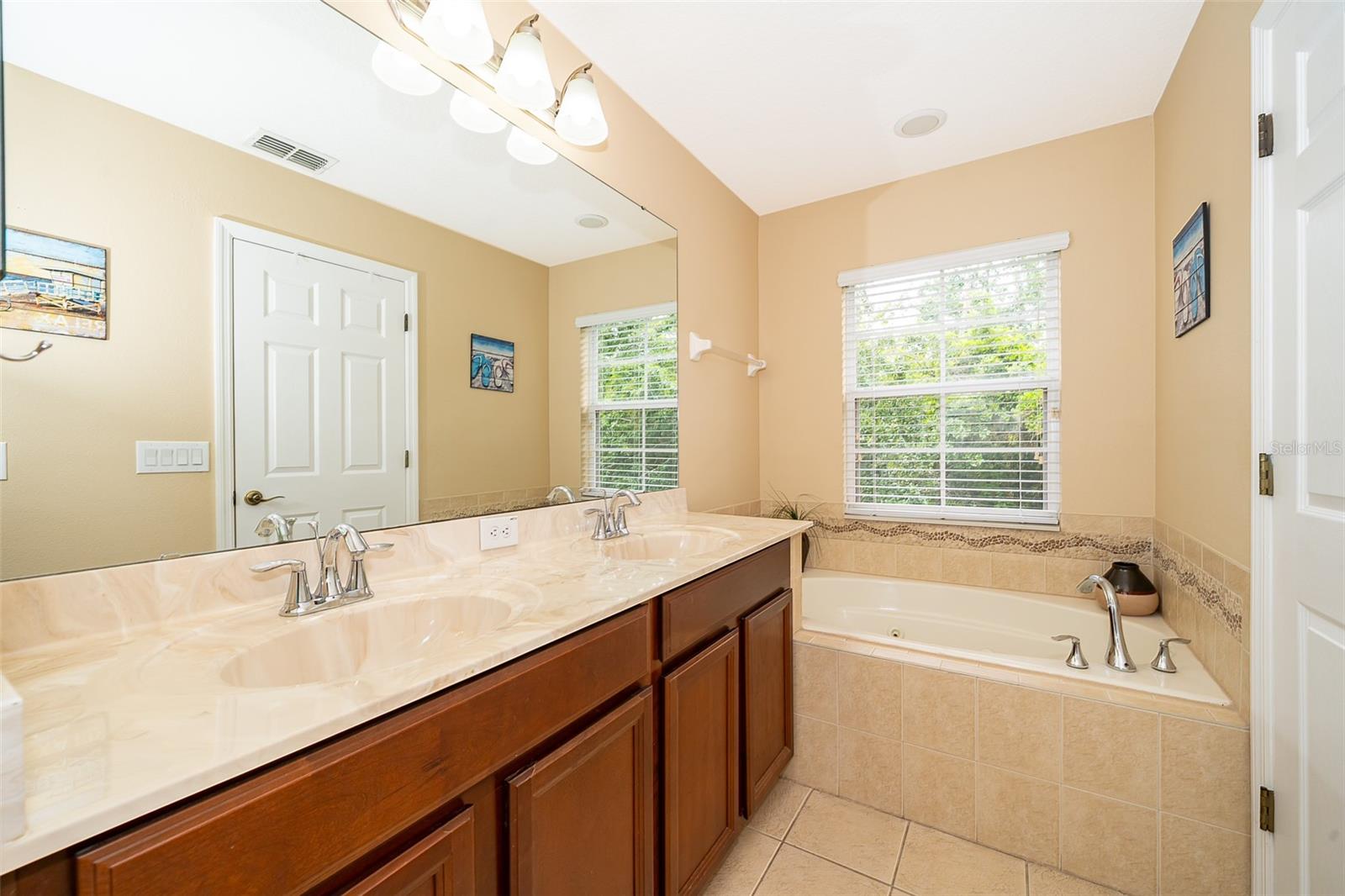 Image 17 of 25 For 156 Canterbury Bell Drive