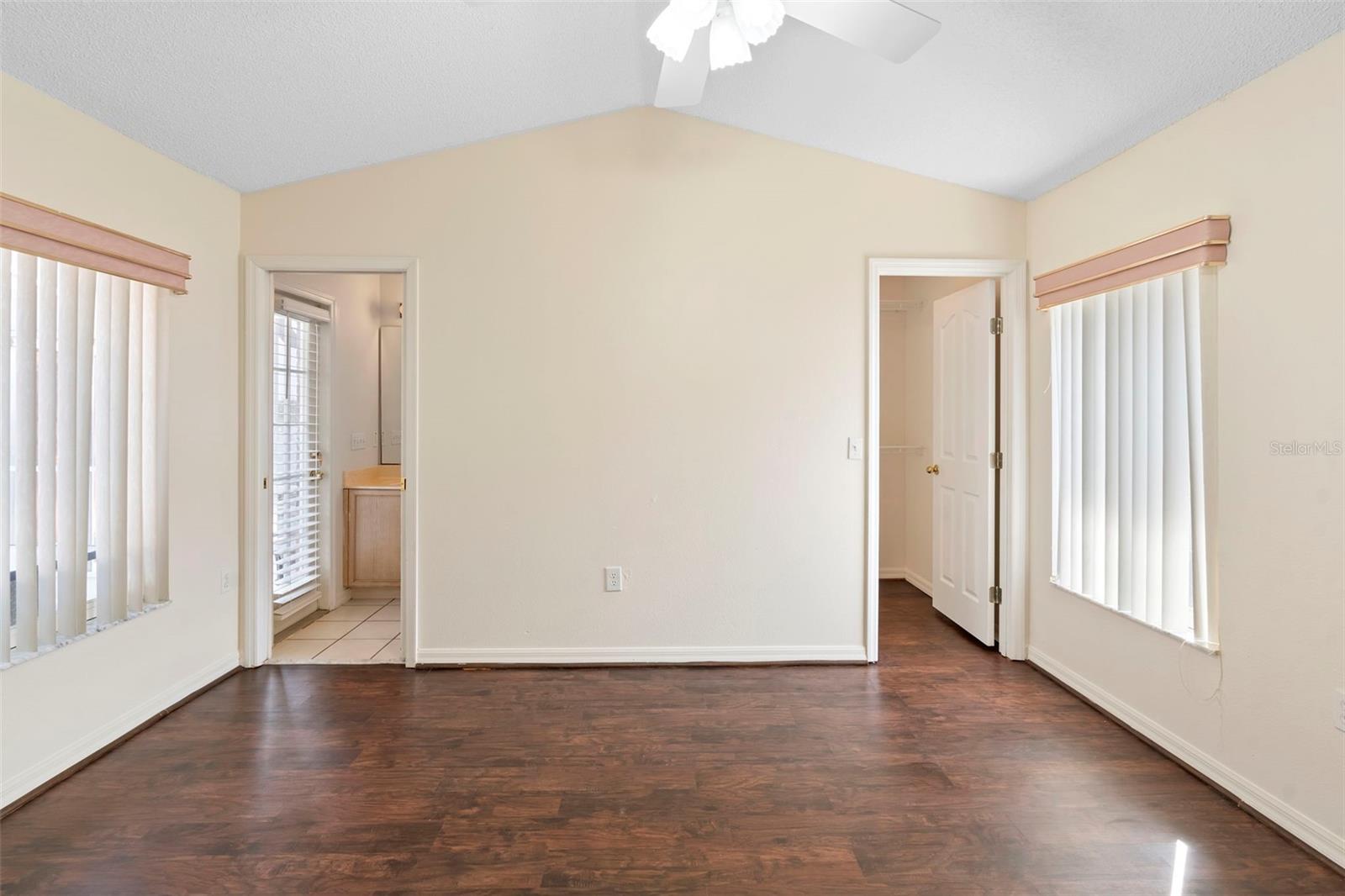Image 31 of 52 For 40 Hollow Pine Drive