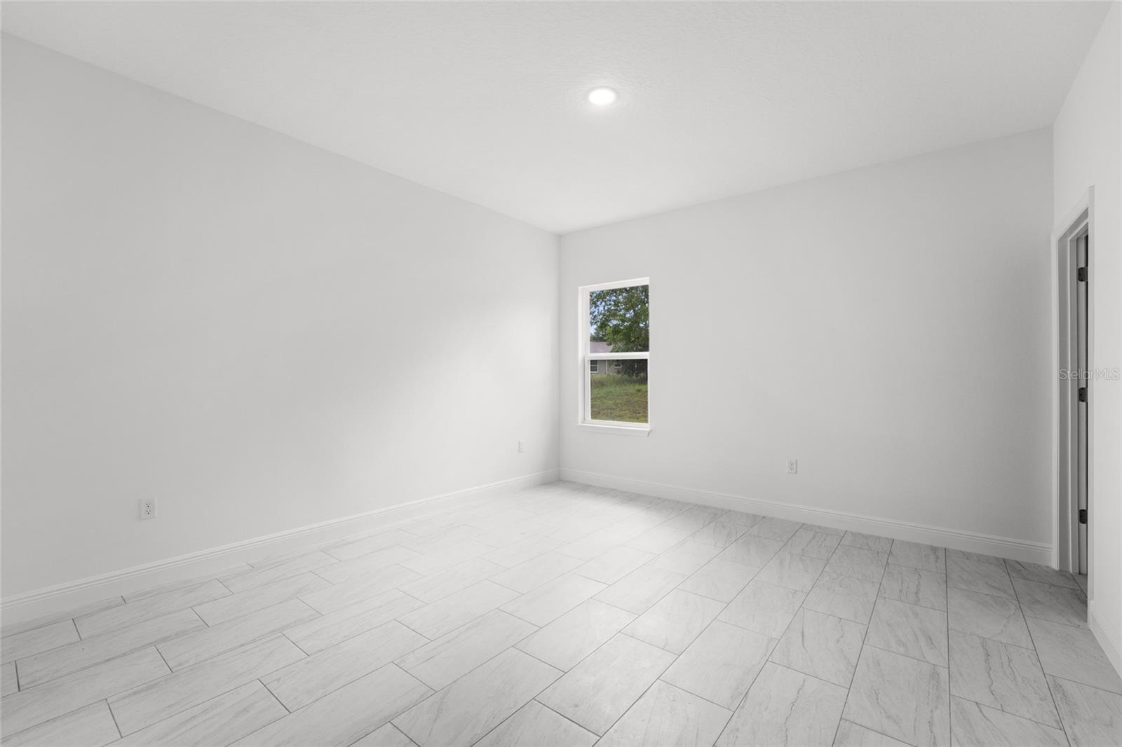 Listing photo id 2 for 22 Gulfstream Place