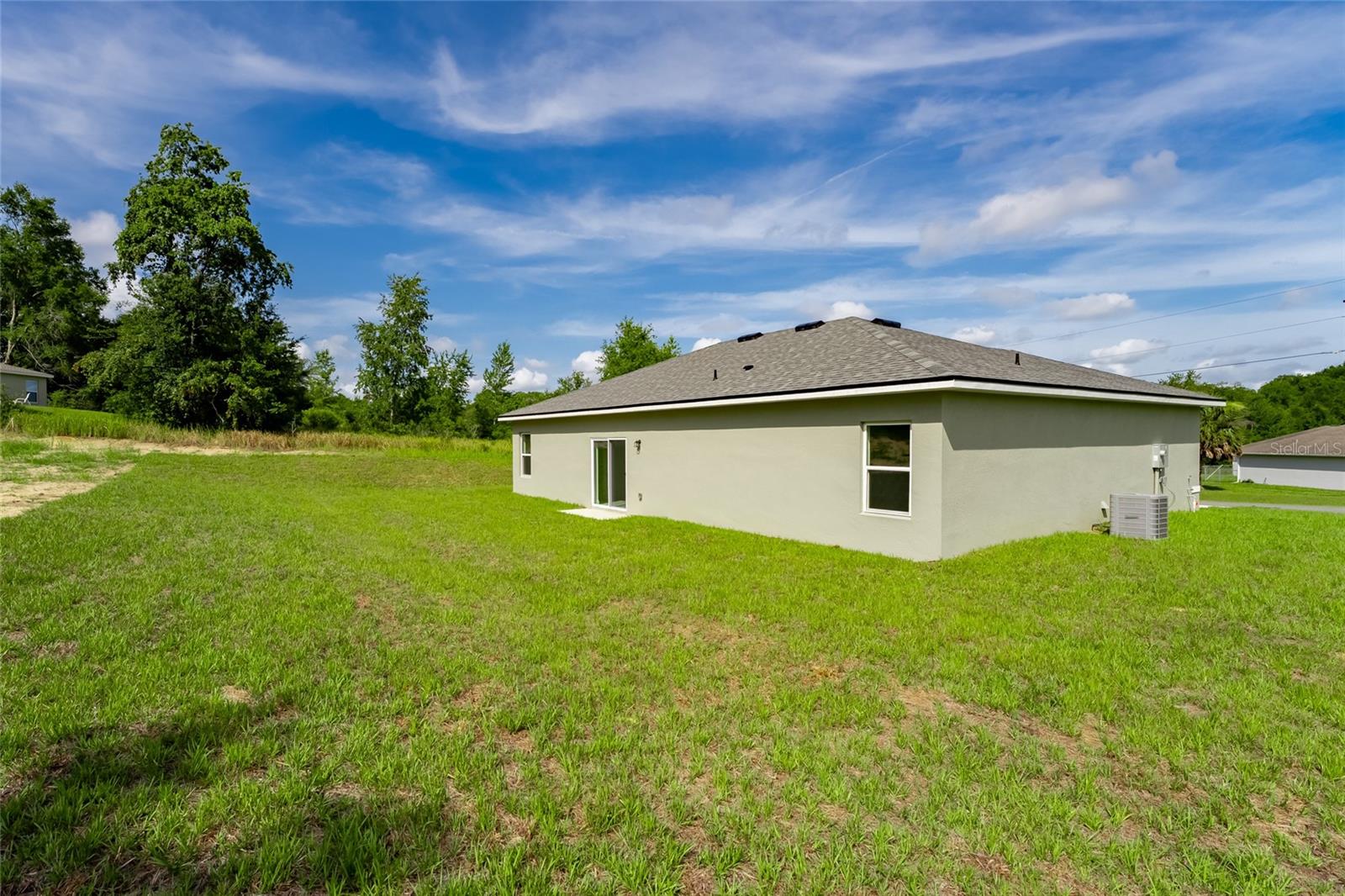 Listing photo id 3 for 22 Gulfstream Place
