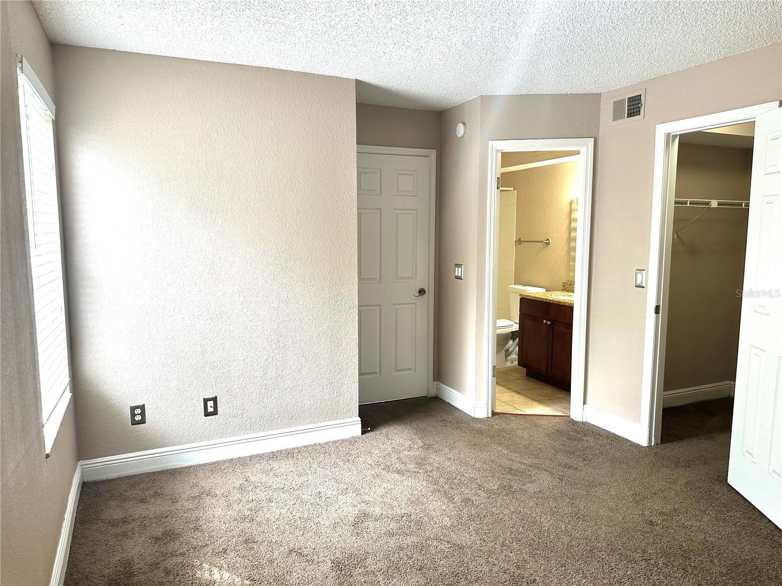 Image 16 of 31 For 5116 Conroy Road 418