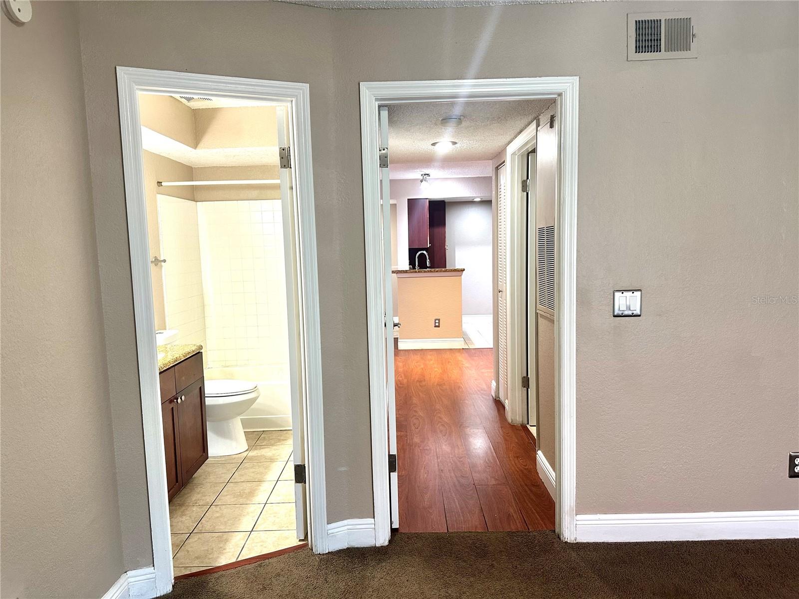 Image 21 of 31 For 5116 Conroy Road 418