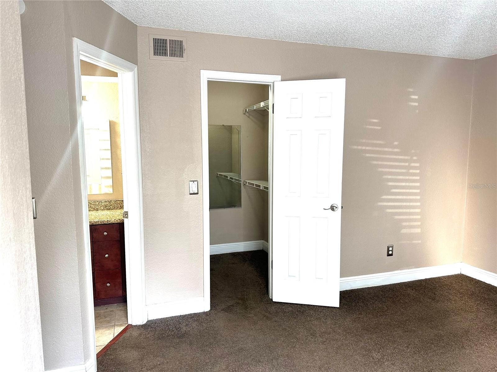 Image 22 of 31 For 5116 Conroy Road 418