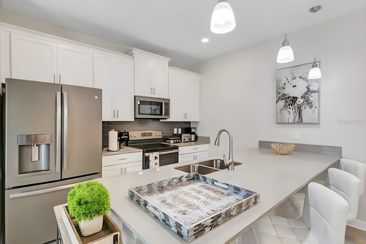 Image 10 of 25 For 4984 Windermere Avenue