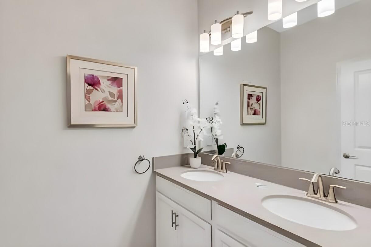 Image 11 of 25 For 4984 Windermere Avenue